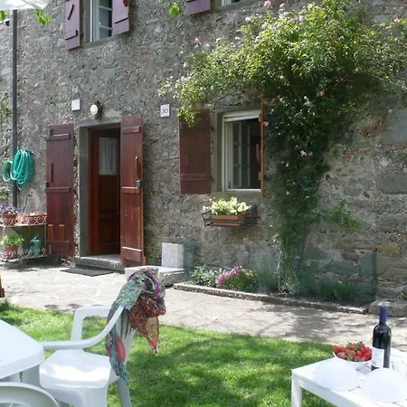 Semesterbostad Casa Oliva Matraia
